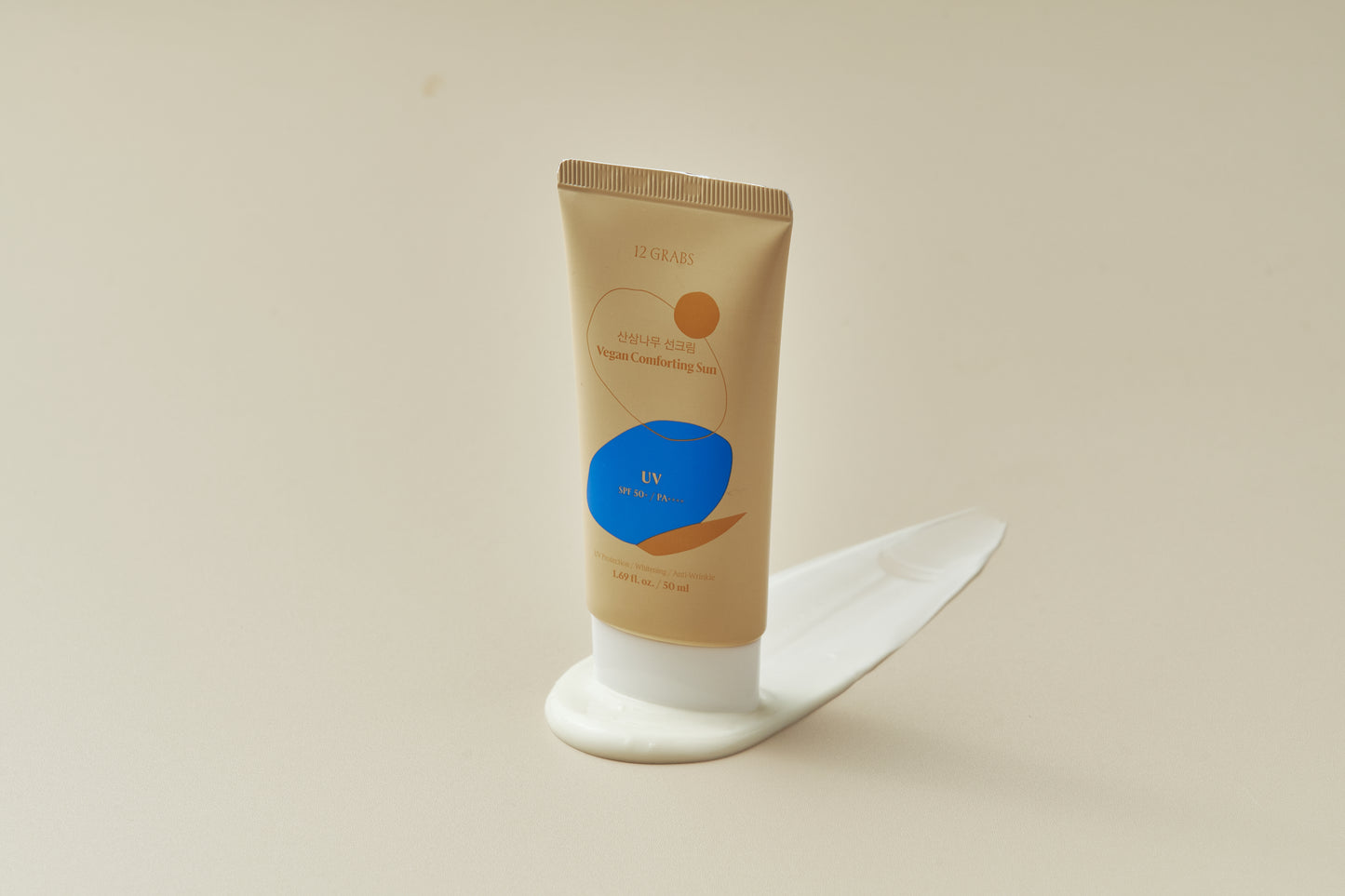 12GRABS Dendropanax Morbiferus Vegan Sunscreen Essence SPF50+ PA++++